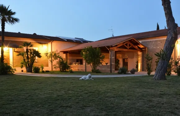 露西安諾農場酒店