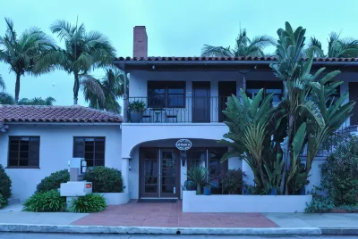 Casa Del Mar Inn Hotele w: 