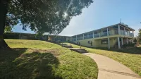 Foothills Motel