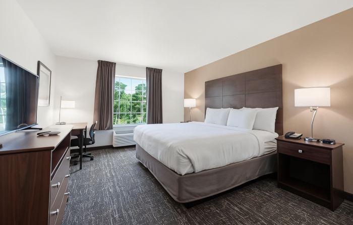 Cobblestone Hotel & Suites - Urbana