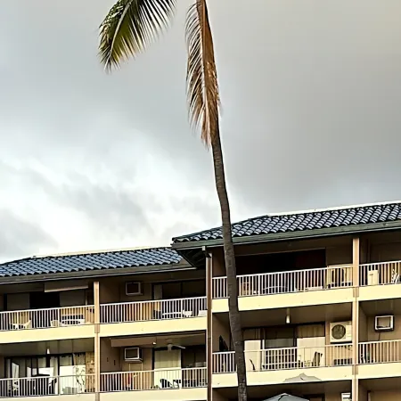 Kona Reef F4 Ocean View Condo Ground Floor No Stairs and 5 min walk to Downtown