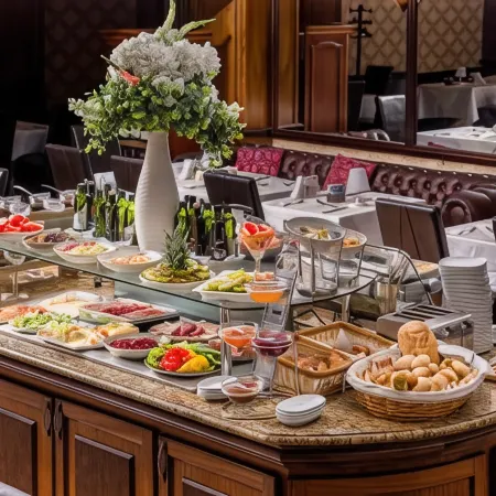 Crystal Palace Hotel Отели рядом с достопримечательностью «Дворец Чаушеску»
