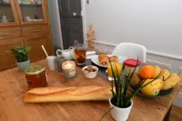 Chambres d'Hotes les Nuits Pastel - Frühstück