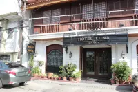 Hotel Luna Annex Hotels near Hidden Garden