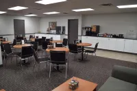 Guest House Inn & Suites - servizio colazione