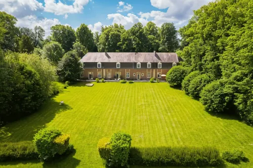 Domaine des Chanoines Blancs Hotels in Argoules