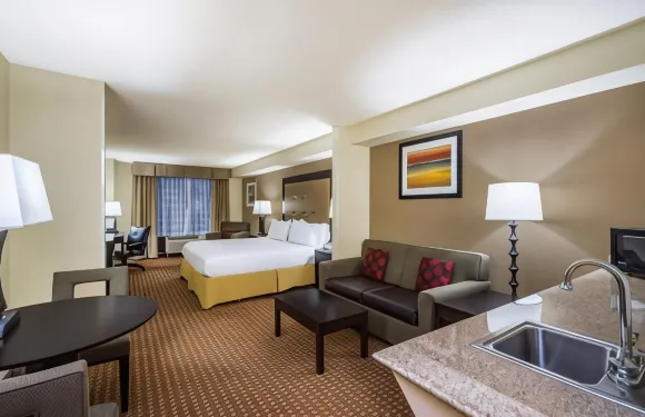 智選假日套房酒店東北鎮