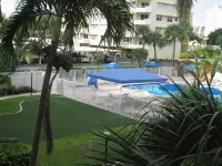 Canada House Pompano Beach - Swimmingpools