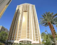 Premium Suite w/Balcony at the Signature