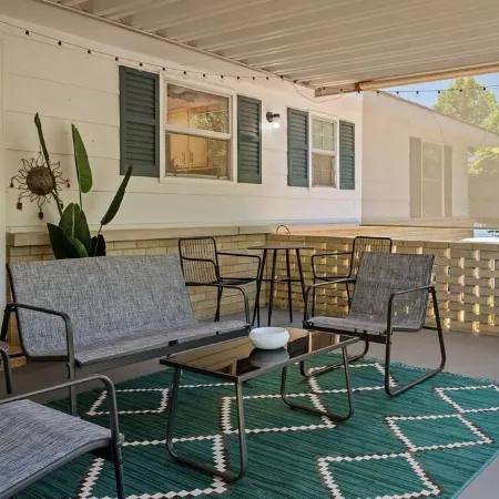 Kid Friendly. Outdoor space. Fully stocked kitchen. Bright and clean. Отели в г. Маунтин-Хоум