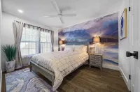 Private Gated Backyard with Fire Pit and Stylish Kitchen - Elegant Retreat Hotels in Center Point