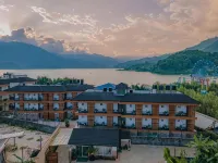 Majestic Lake Front Hotel & Suites Hotels in Kaski