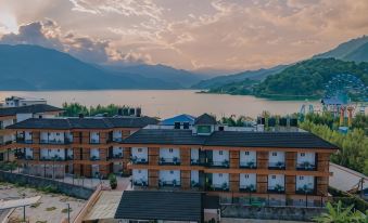 Majestic Lake Front Hotel & Suites