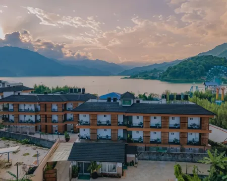 Majestic Lake Front Hotel & Suites Hotels in Kaski