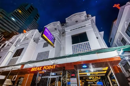 Break Point Hotel