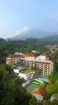 Royal Hotel and Convention Tretes Hotel dekat Wisata Alam De Picnic