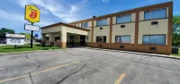 Super 8 by Wyndham Sarnia on Hotels in Point Edward