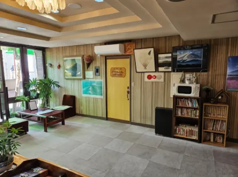 Plaza Inn Kawaguchiko Отели рядом с достопримечательностью «Oike Park»