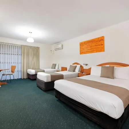 Pegasus Motor Inn and Serviced Apartments