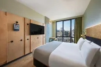 Moxy Brooklyn Williamsburg Hotels in New York