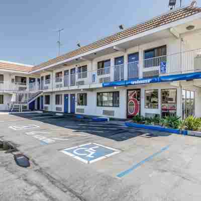 Motel 6 Modesto, CA Hotel Exterior