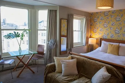 Amherst Brighton Hotels near SEA LIFE Brighton