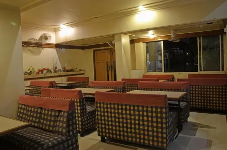 Hotel GreenLand-Elegant Отели в г. Колхапур