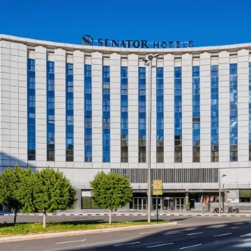 Senator Parque Central