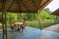 Red Earth Tadoba - Bãi đậu xe