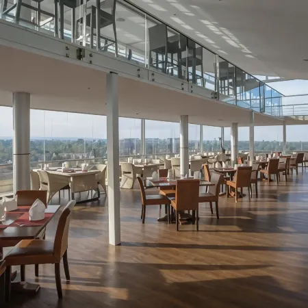 Cloud Hotel & Suites