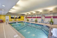 Home2 Suites by Hilton - Kansas City Airport Hotel di May