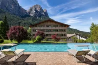 Artnatur Dolomites Hotel & Spa - piscina