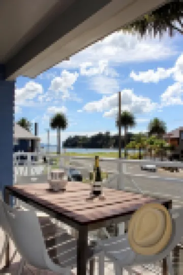 Crow's Nest Apartments