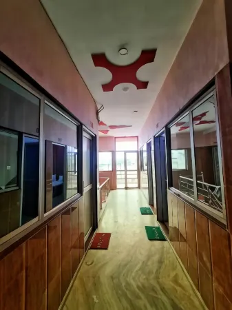 Sangam Palace Guest House Отели рядом с достопримечательностью «Шри Дварикадхиш Темпл, Матхура»