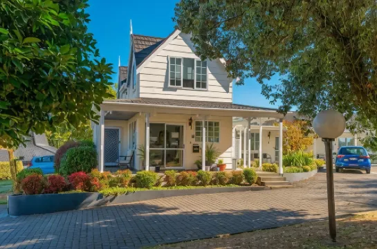 國王庭院汽車旅館