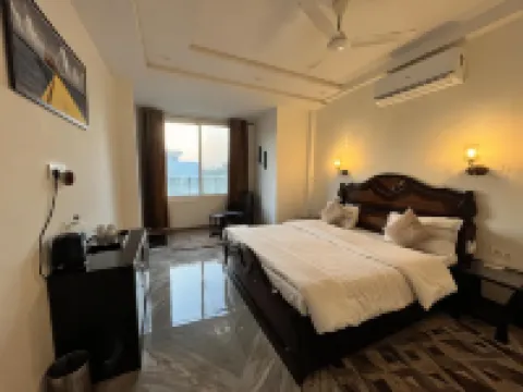 Alibaba’s Indiana Homestay