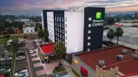 Holiday Inn Express Guadalajara Aeropuerto Các khách sạn ở 