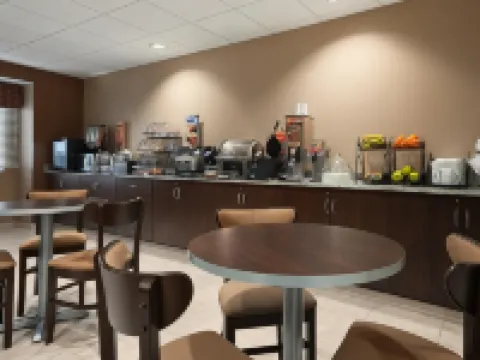Microtel Inn & Suites by Wyndham Fairmont Hotels in White Hall