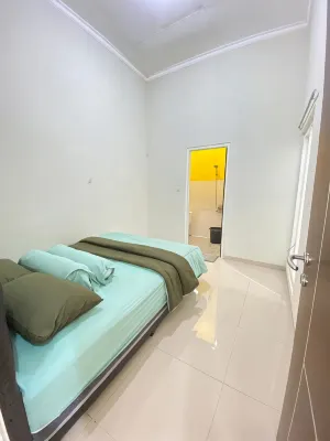 Full House 2 Br at Permata Garden Blok D11 Near Jtp 3 Hôtels à : Mojorejo