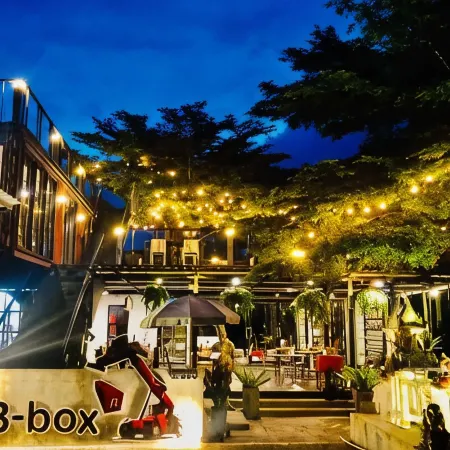 The b Ranong Trend Hotel