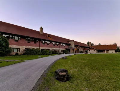 Blackwater Lodge Hotels in 