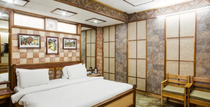 Hotel Channi Raja at Mall Road Hotels in Nainital