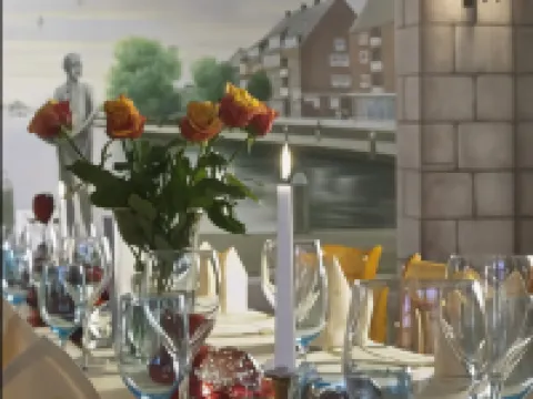 Restaurant Hotel Goldener Adler エムデンのホテル