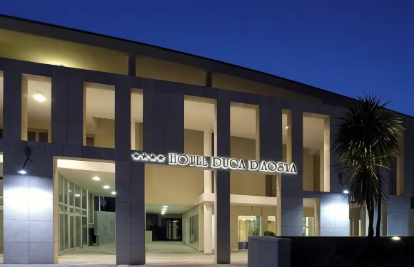 杜卡德奧斯塔酒店