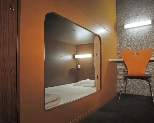 Nikoh Capsule Hotel Refre - Hostel - Caters to Men Hotels in Sapporo