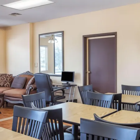 Econo Lodge Inn & Suites Macon West