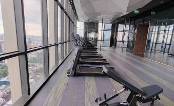 Brand New 2 bedroom near Paragon