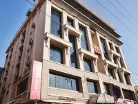 Hotel Tara International Hotels near Laad Bazaar