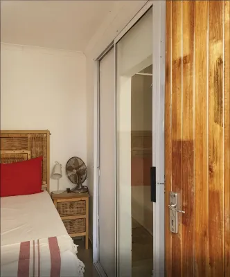 Mkoko Guesthouse Hoteles en Vosloorus