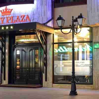 Daily Plaza Hotel Hotel Exterior